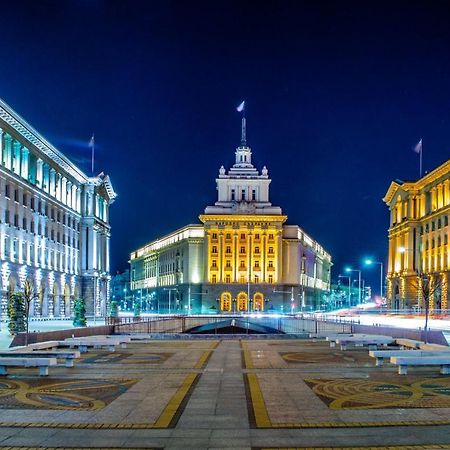 Top Center Apartment Next To Vitosha Boulevard Sofia Bagian luar foto