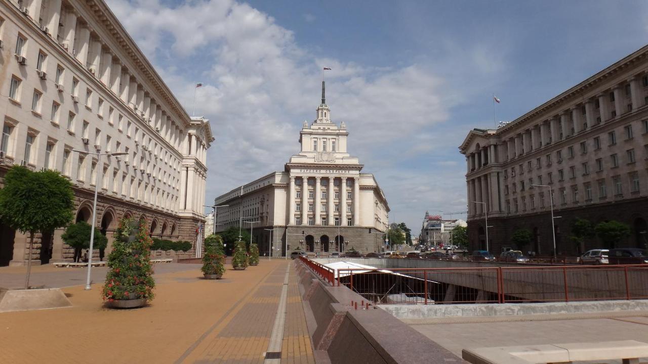 Top Center Apartment Next To Vitosha Boulevard Sofia Bagian luar foto