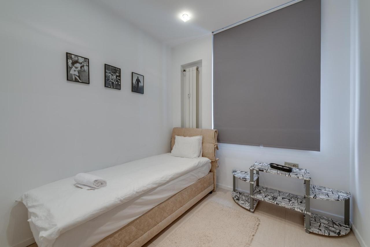 Top Center Apartment Next To Vitosha Boulevard Sofia Bagian luar foto
