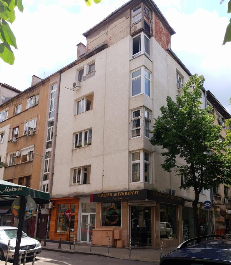Top Center Apartment Next To Vitosha Boulevard Sofia Bagian luar foto